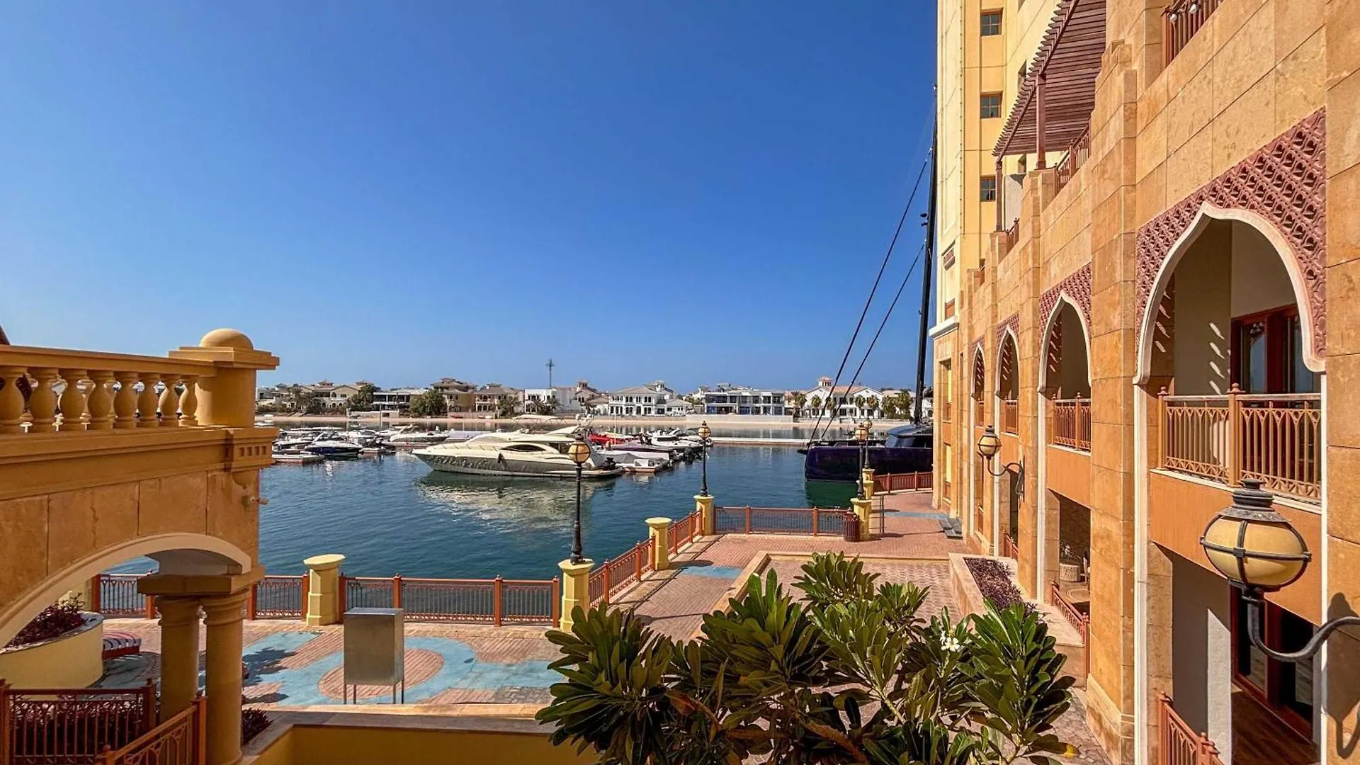 Frank Porter - Marina Residence 3, Palm Jumeirah Dubai 0*,  United Arab Emirates