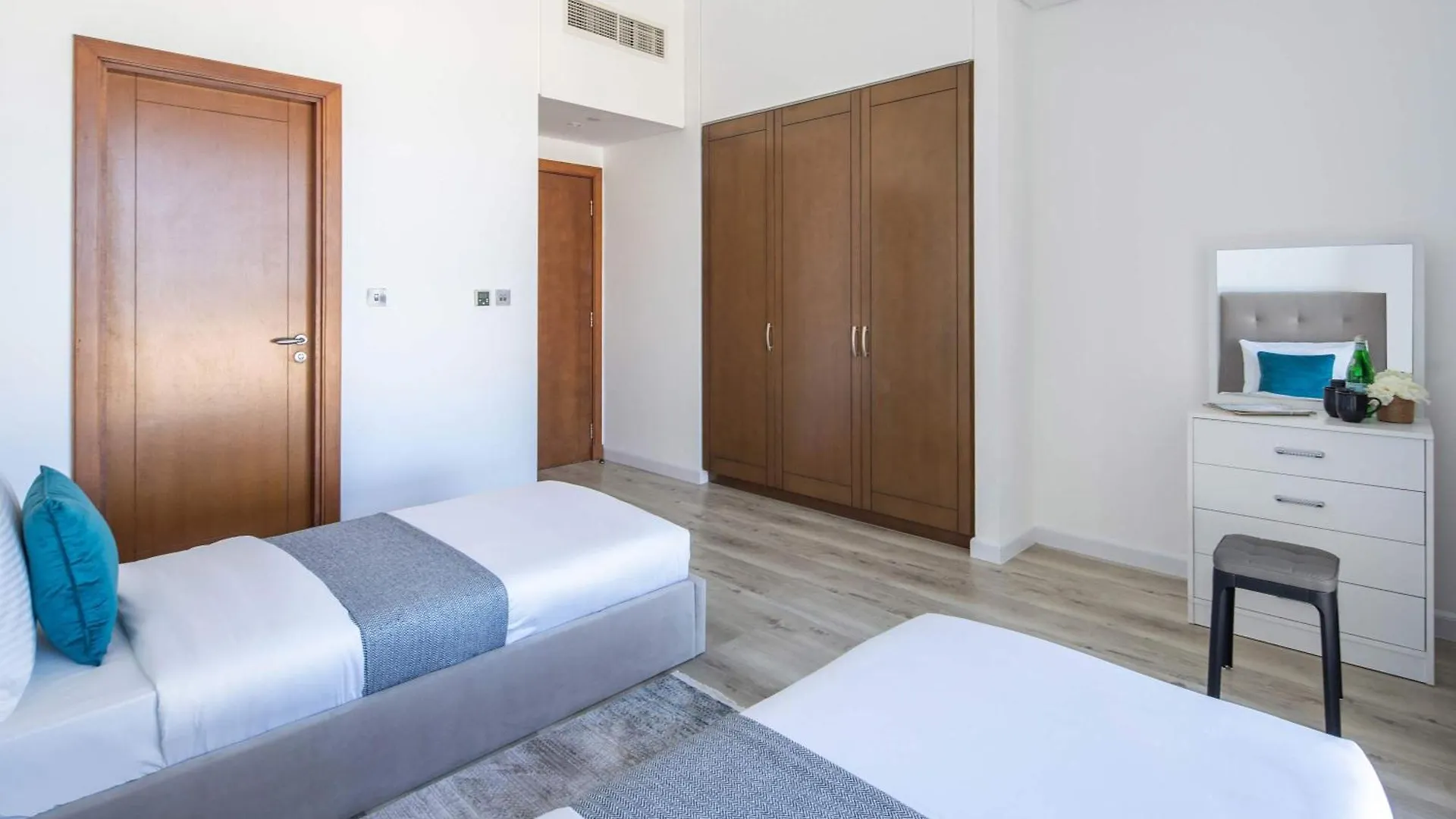 Apartment Frank Porter - Marina Residence 3, Palm Jumeirah Dubai