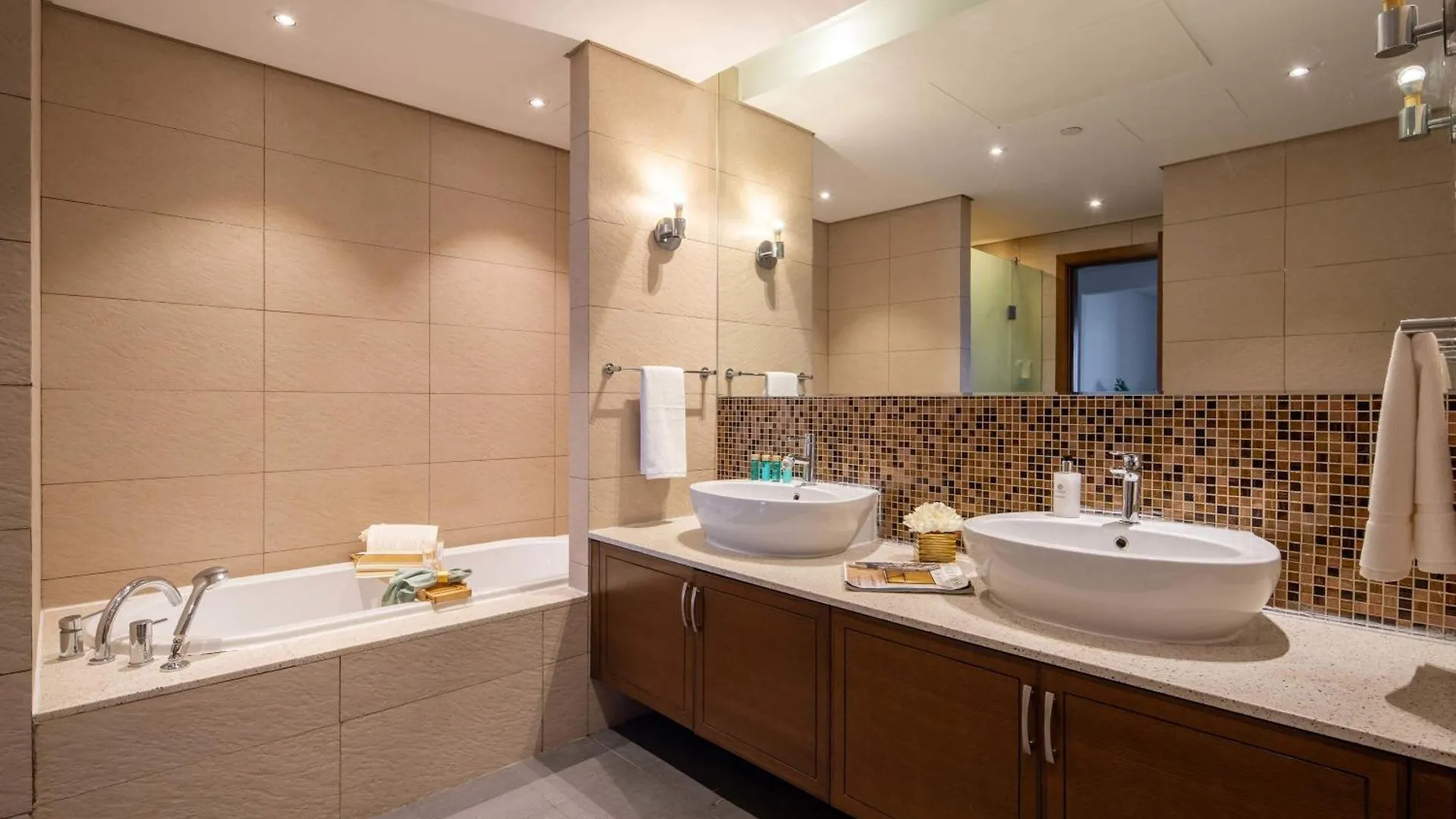 Apartment Frank Porter - Marina Residence 3, Palm Jumeirah Dubai