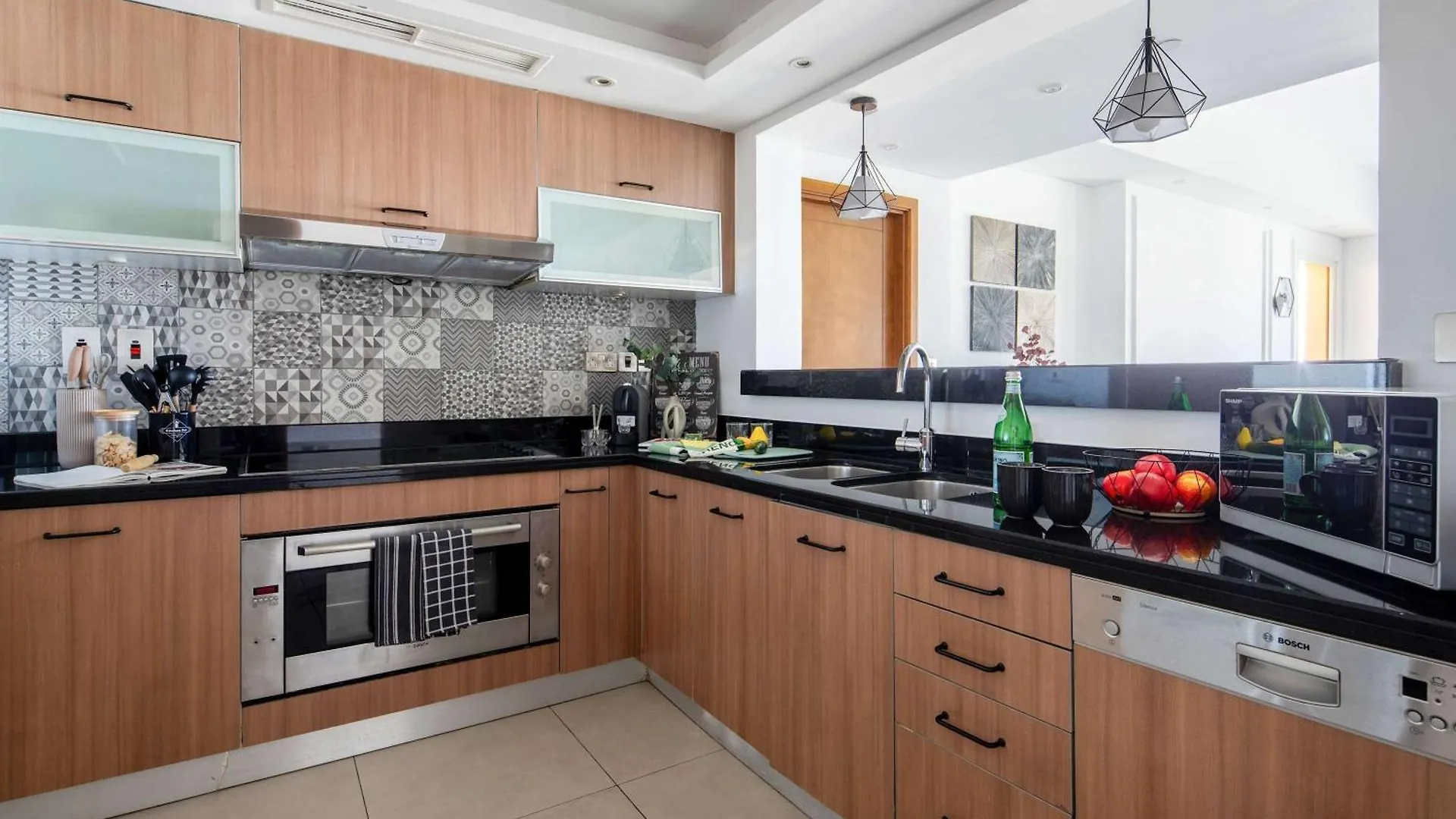 Frank Porter - Marina Residence 3, Palm Jumeirah Dubai 0*,